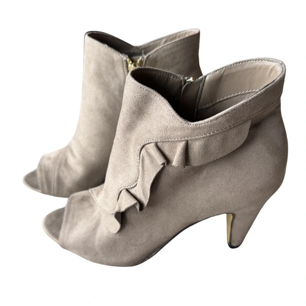 Bella Vita Tan Suede Like Ankle Booties Side Zipper Side Ruffle 8.5W Beige boho